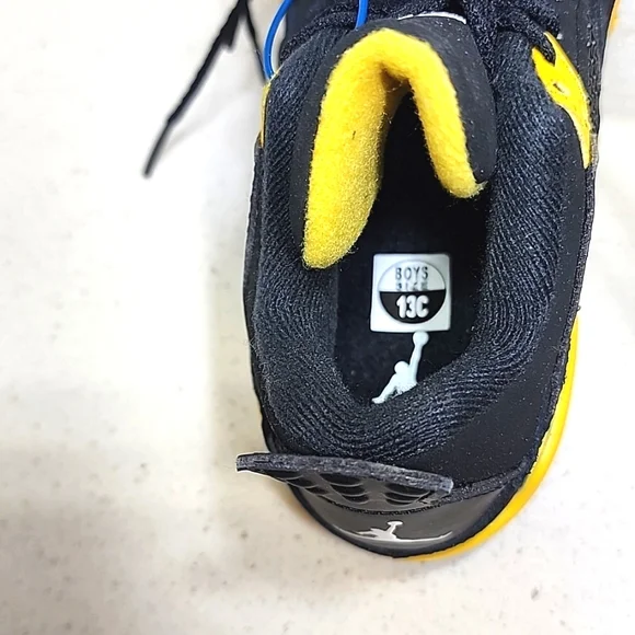 NIKE Air Jordan 4 Retro Thunder Black Yellow Sneakers Boys Size 13C NEW - Picture 5 of 9